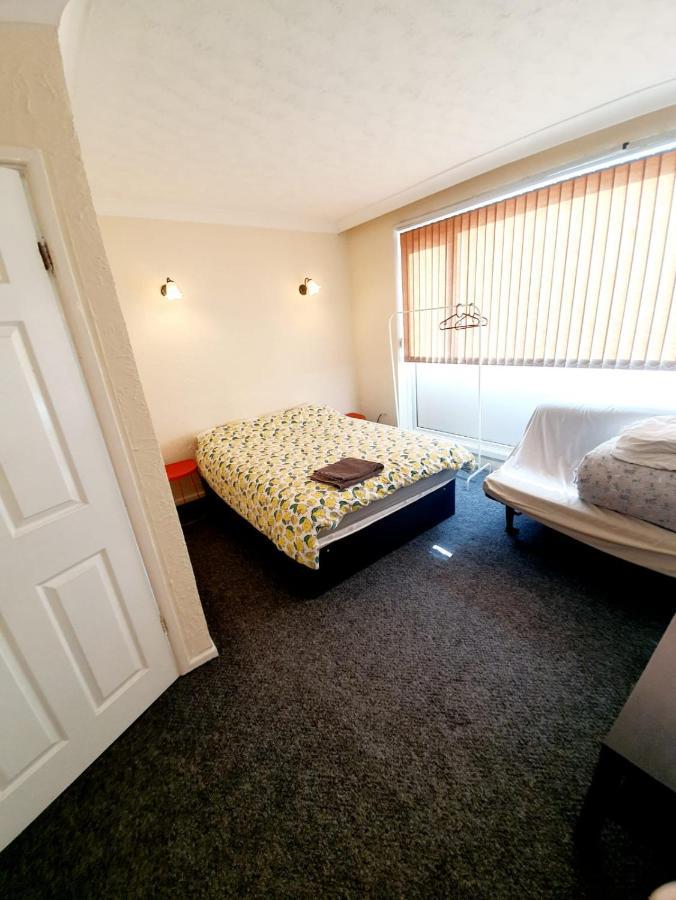 Rayleigh Town Centre 3 Bedroom Apartment Exterior photo