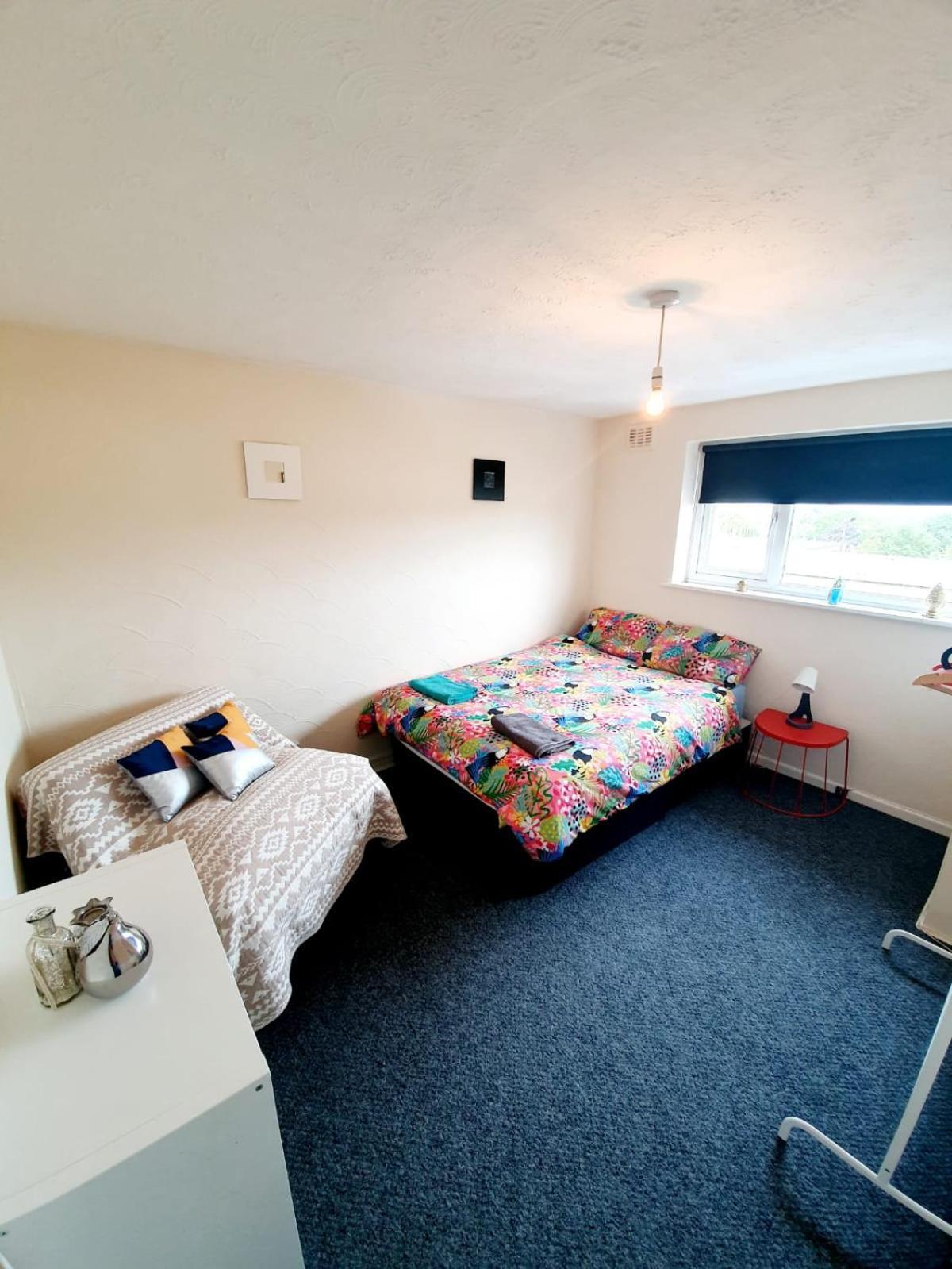 Rayleigh Town Centre 3 Bedroom Apartment Exterior photo